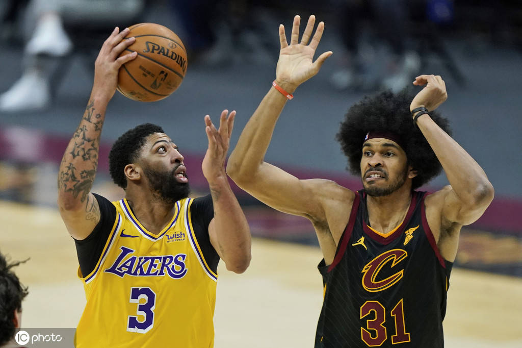 九游体育官网-法国国家队训练开放日；窗口期手感冰凉引观众欢呼；欧超杯在即；纪律约束更严格(欧超杯2024)