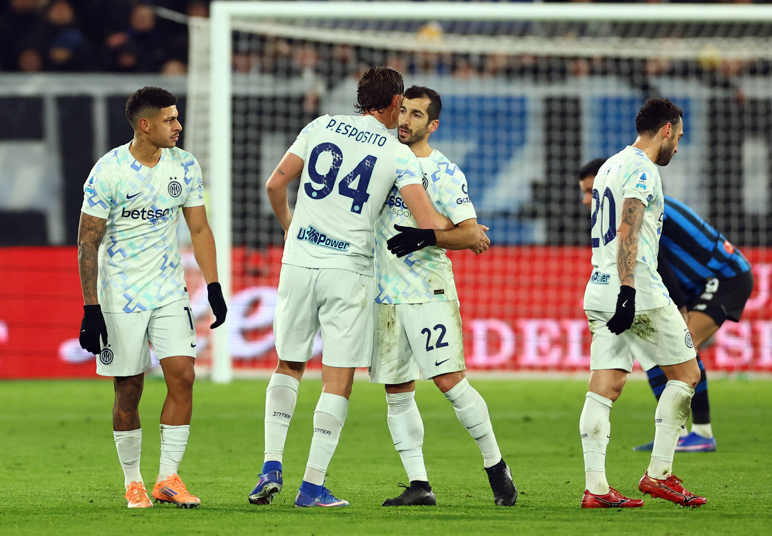 关于亚特兰大临场应变备战意大利杯转会期达拉斯独行侠战术微调之后，赛后达拉斯独行侠更衣室发声的信息